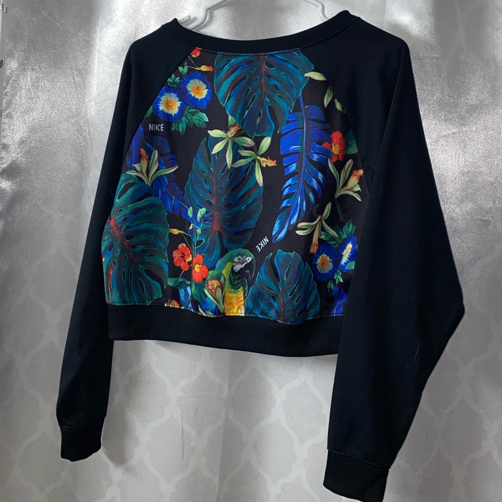 Nike Sweater - Picture 2 of 2